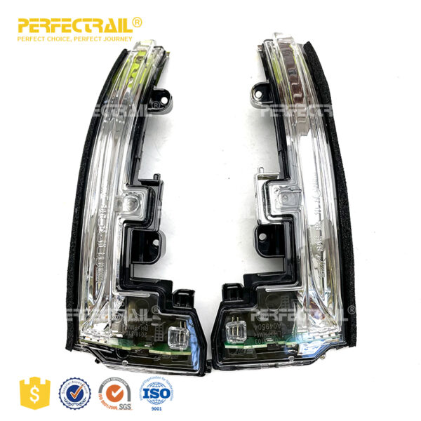 PERFECTRAIL LR027945 LR027946 Turn Signal Lamp