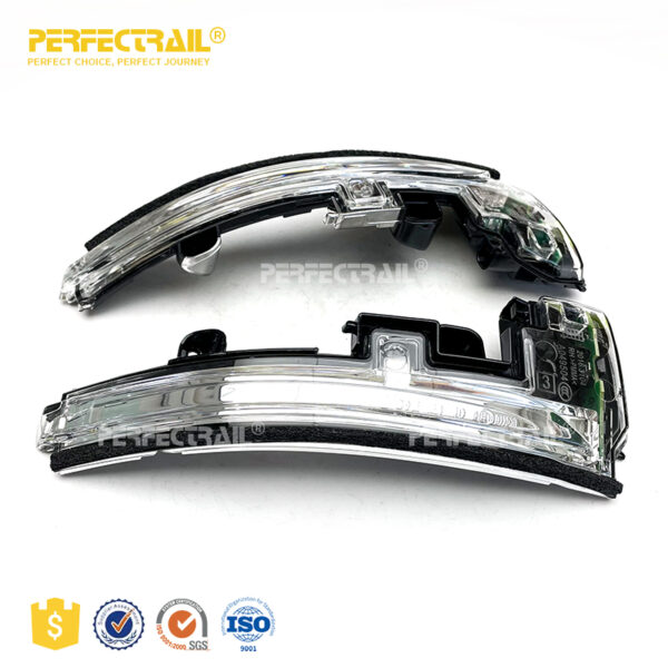 PERFECTRAIL LR027945 LR027946 Turn Signal Lamp